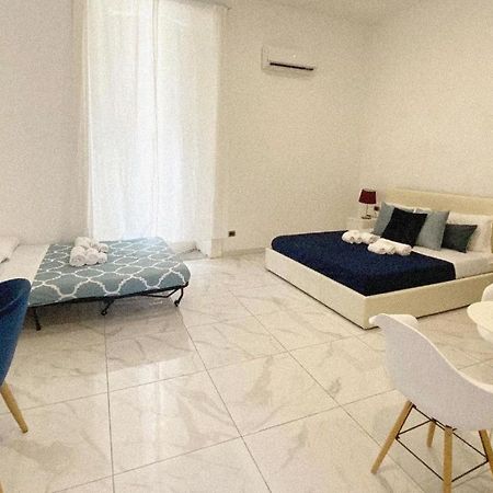 Domus Luigi Leone 2 Acomodação com café da manhã Nápoles Exterior foto